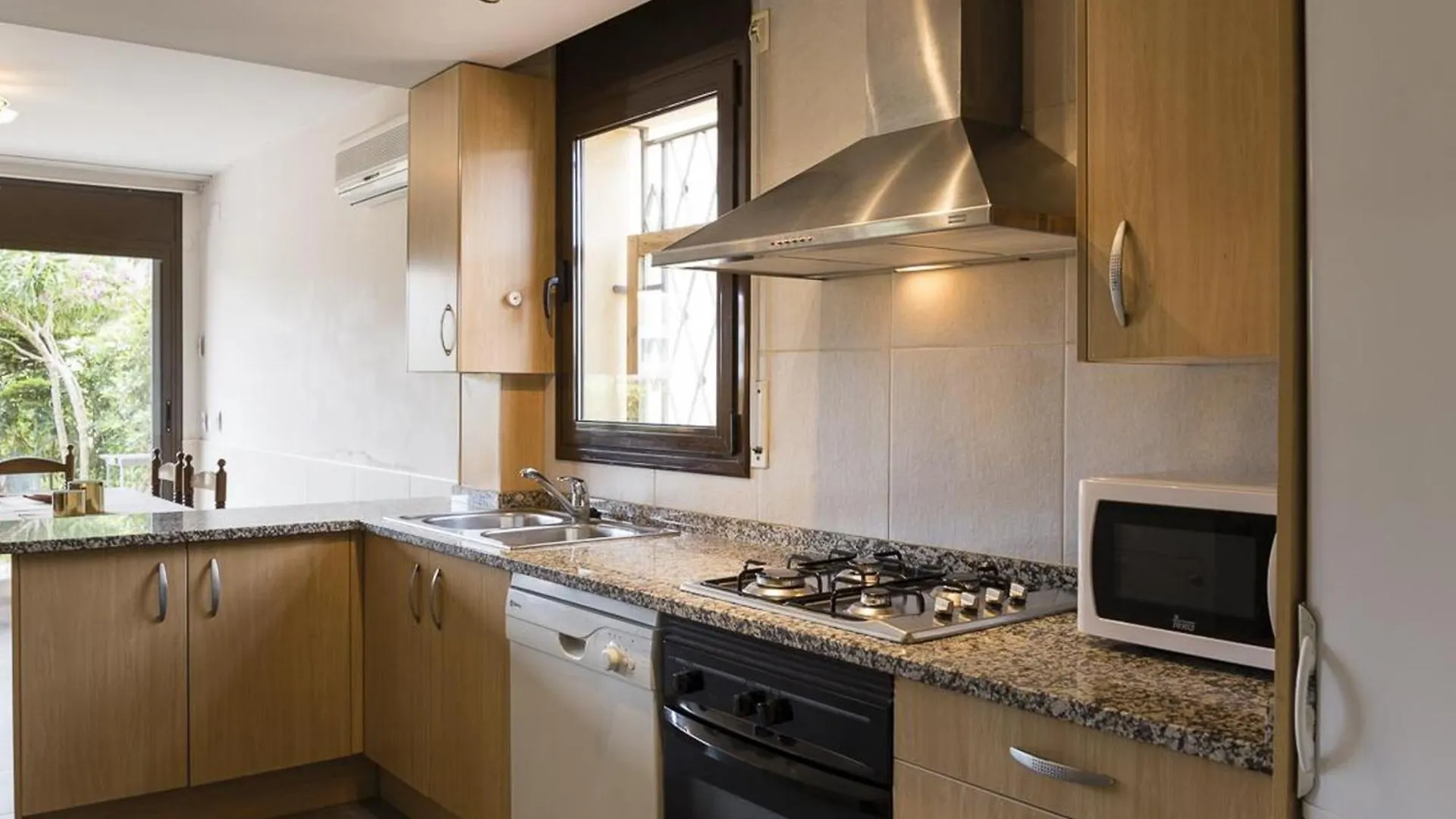 Casa Con Piscina, Cerca Playas D'Empuries, 300M, 6 Personas - Es-325-39 Villa Torroella De Montgri